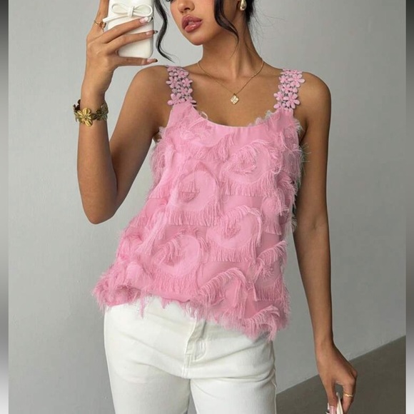 Elegant Cream Floral Women's Top - Picture 7 of 14